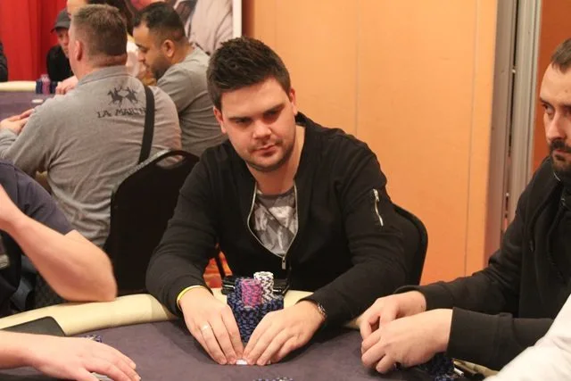 Mark Roovers | 2016/01 - Utrecht Poker Series - €700 NLHE Main Event - 